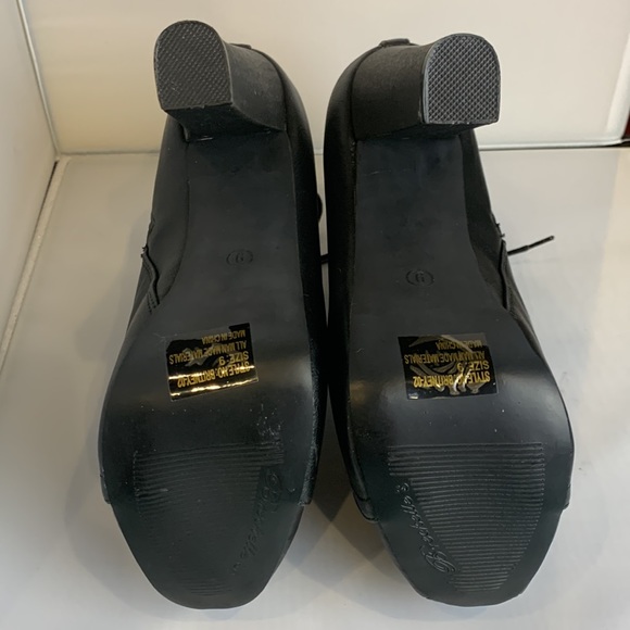 Breckelle's Lace Up Wooden Chunky High Heel Ankle Boot Bootie Size 9.5 - Picture 7 of 11